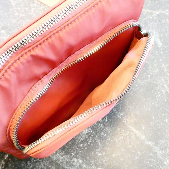 Mersi Purse Erin Rust Orange Red Gold Nylon Zip Compartments Seatbelt Strap NEW - Picture 5 of 13